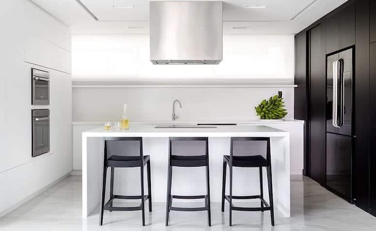Imagem de porcelanato na cozinha