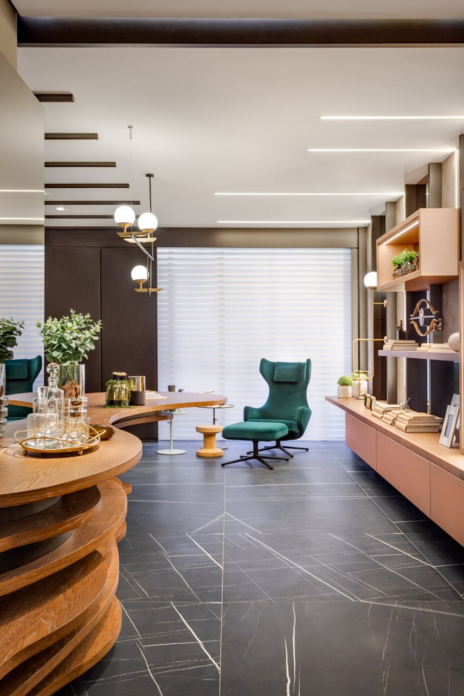 45 Sophisticated Spaces with Black Porcelain Tile 9 Fica maravilhoso no banheiro.