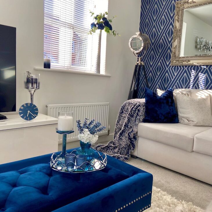 Navy Blue: 75 Decorations with This Subtle and Sophisticated Color 10 Objetos e papéis de parede em azul marinho na decoração
