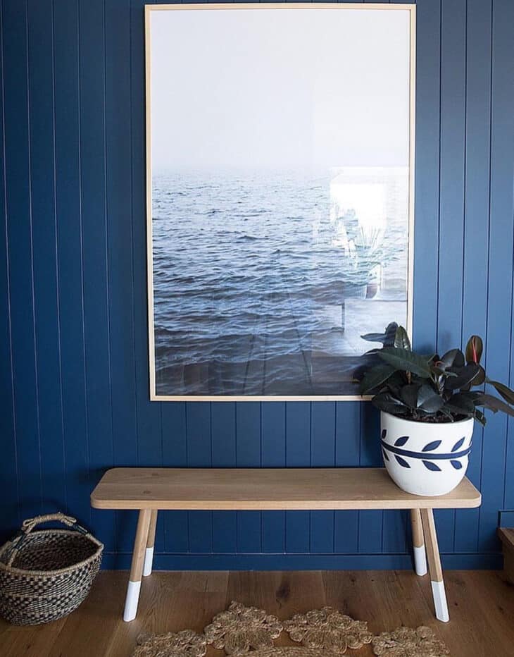 Navy Blue: 75 Decorations with This Subtle and Sophisticated Color 2 Decoração aconchegante com madeira azul marinho