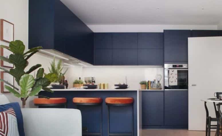Navy Blue: 75 Decorations with This Subtle and Sophisticated Color 3 Capa do artigo com diversas decorações na cor azul marinho