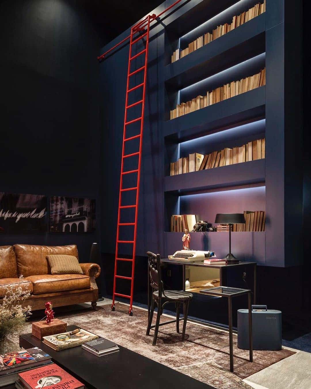 Decoração interna de casa grande com muito charme.