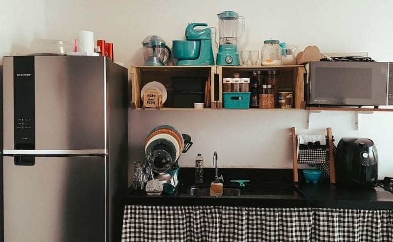 Imagem de uma decoração criativa com caixotes.