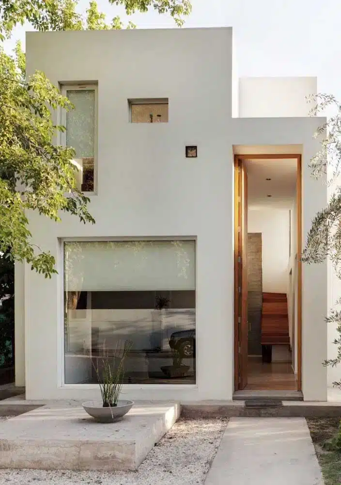 11 Inspiring Facade Designs for Duplex Homes 2 fachada de sobrado com porta longa