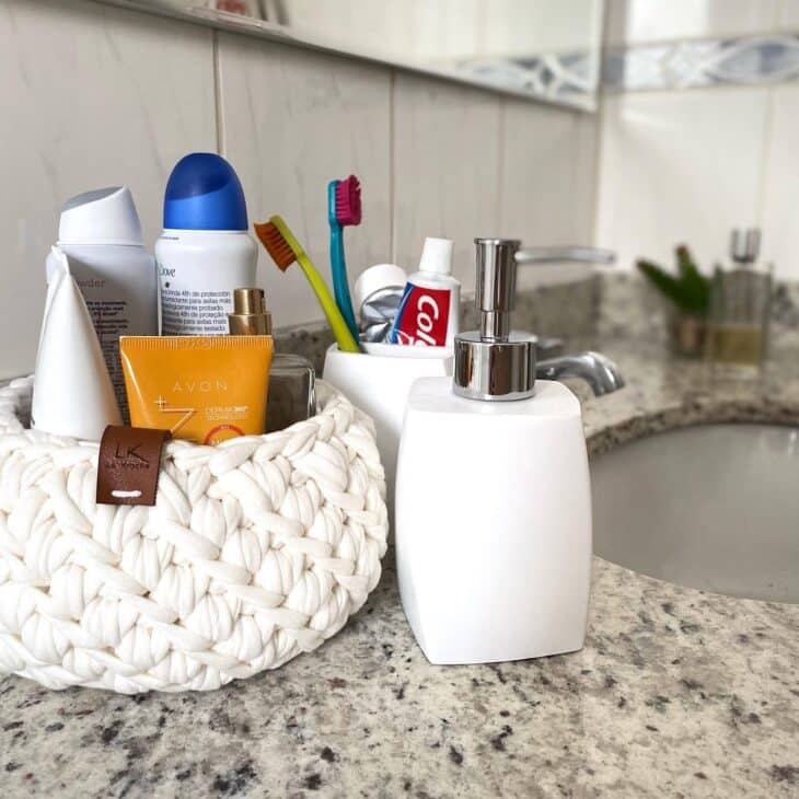 30 Bathroom Organizer Options for a Tidy Space 10 organizador de banheiro 1