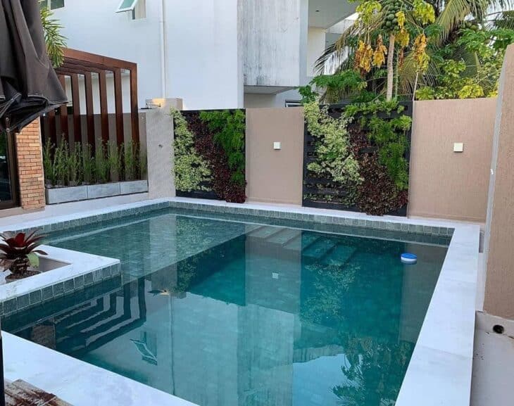 30 Stylish Pool Ideas with a Beach Entry for Ultimate Relaxation 5 Foto de piscina com prainha 1.