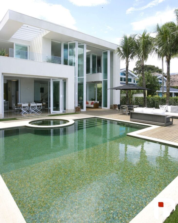 30 Stylish Pool Ideas with a Beach Entry for Ultimate Relaxation 9 Foto de piscina com prainha 3.