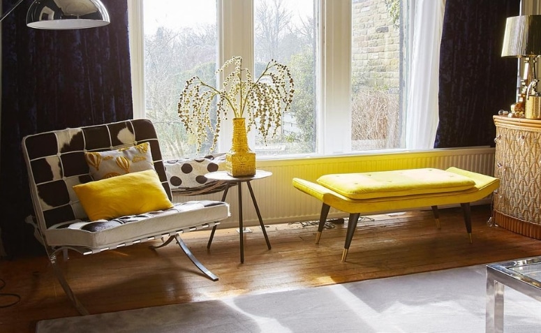 A imagem mostra uma variedade de decoração utilizando tons de amarelo, remetendo a alegria e serenidade.