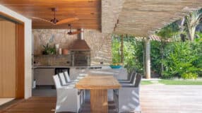 Área gourmet rústica: 80 decorações cheias de conforto para o seu lazer