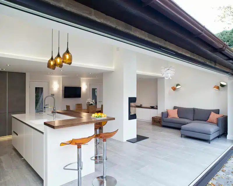 Modelos de edícula moderna com espaço aberto, perfeita para integração com a natureza.