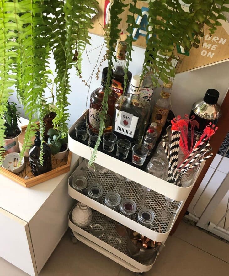 Um minibar mais espaçoso.