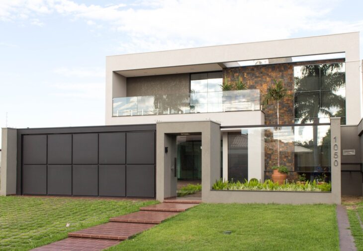 65 House Wall Ideas to Enhance Your Home's Curb Appeal 10 Foto de muros de casas 101 - 4