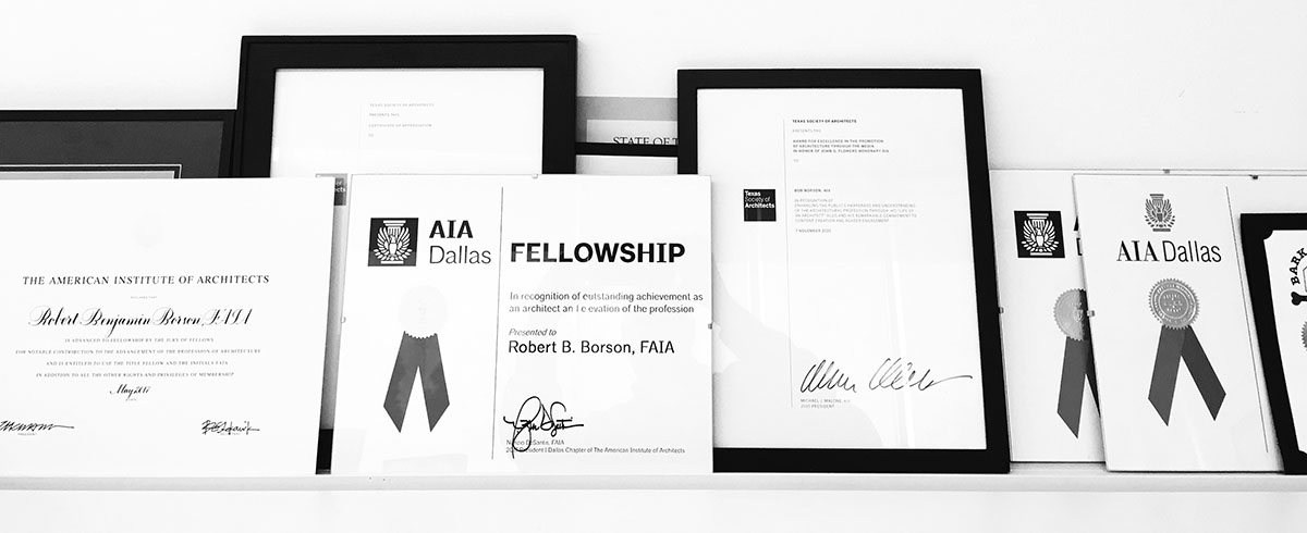 EP 165: 10 Myths About Architects 2 Imagem sobre diplomas e prêmios arquitetônicos.