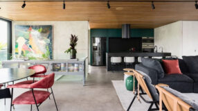 Ambientes integrados, fotografias que mostram a combinação de sala e cozinha em um espaço pequeno.