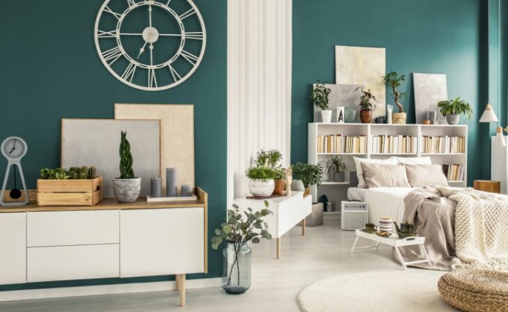 Imagem de um apartamento studio moderno, destacando a integração dos ambientes.