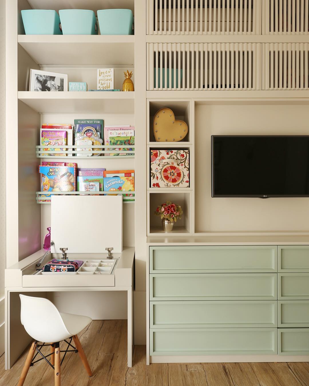 IVORY COLOR: 50 IDEAS TO CONVINCE YOU TO EMBRACE THIS TREND 2 Ambiente infantil suave em cor marfim.