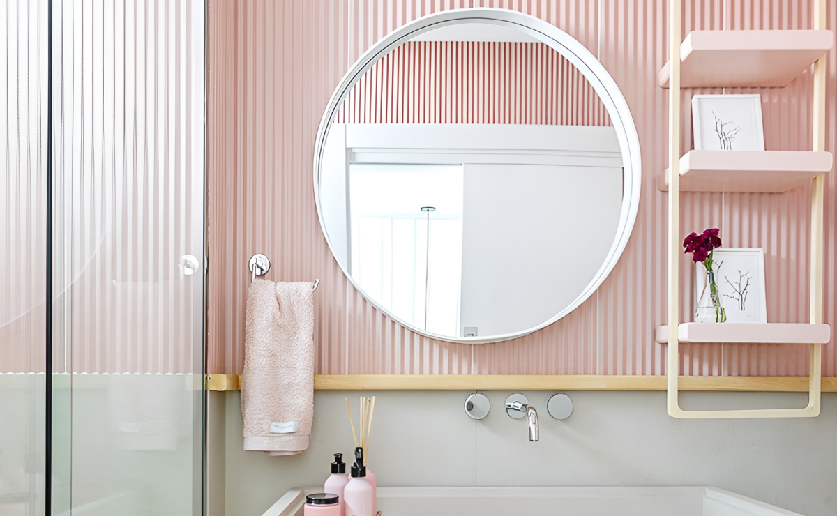 O espelho é uma peça versátil que pode ser usado em qualquer ambiente. Entre os diversos tipos, o formato redondo vem ganhando cada vez mais espaço na hora de decorar a casa. Lindos, delicado, moderno, funcional e muito prático.