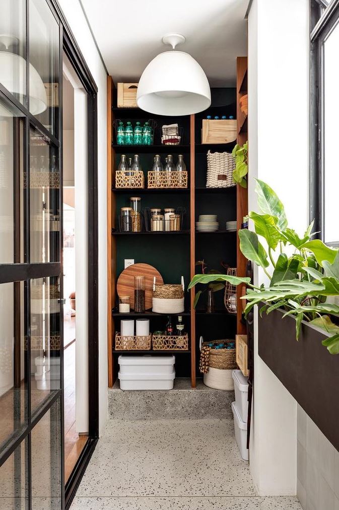 Discover 30 Amazing Kitchen Shelves to Organize and Transform Your Kitchen Décor! 2 Foto de estante para cozinha 6