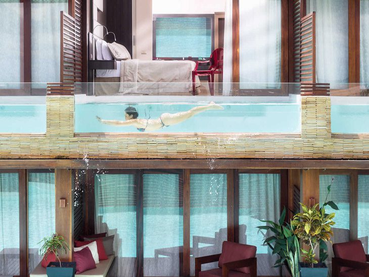 Inspiring Glass Pool Projects to Transform Your Space 3 Foto: Reprodução /Essenza Hotel