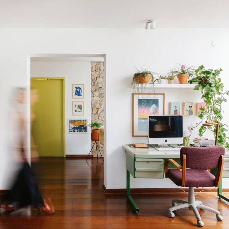 COLORFUL CHAIRS: 65 INSPIRATIONS TO BRIGHTEN YOUR HOME 2 Cores que divertem o home office