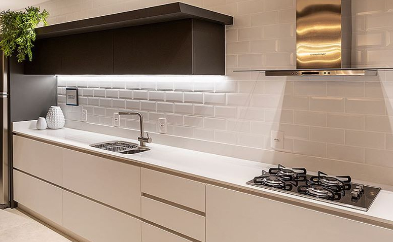 Kitchen with Cooktop: 80 Perfect Models for You to Desire 3 Capa do artigo sobre cozinha com cooktop.