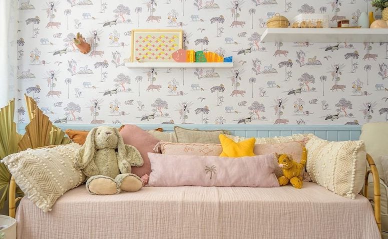 SHELF FOR KIDS' ROOM: 70 WAYS TO INCLUDE THIS ITEM IN THE DECORATION 3 A prateleira para quarto infantil é uma peça indispensável para manter a praticidade não só da decoração, mas também da usabilidade do ambiente.